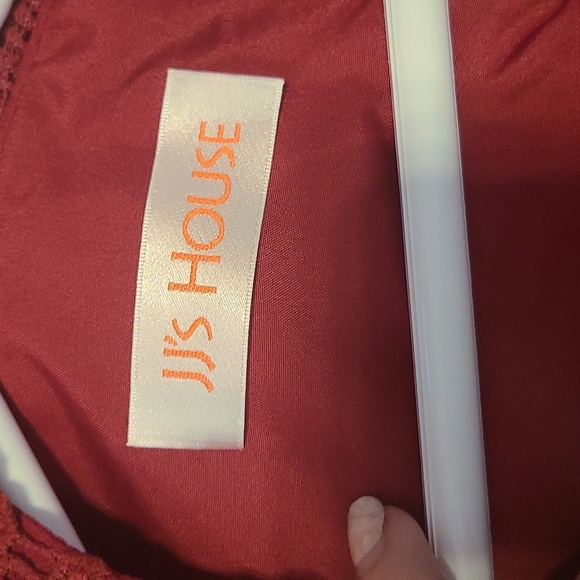 Formal Dress - Picture 3 of 7